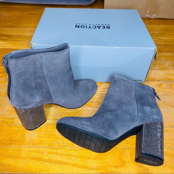 Size 8 | NWT Kenneth Cole Gray Sequin Heeled Boot - Picture 13 of 13